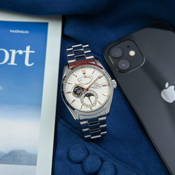 Đồng hồ Moonphase &#8211; Khi mặt trăng quay quanh cổ tay bạn