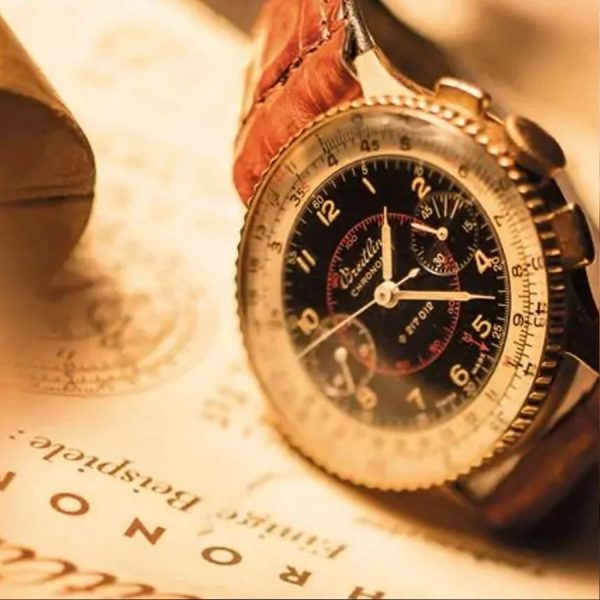 Slide Rule Bezel – &#8220;Máy tính&#8221; cơ học trên cổ tay phi công