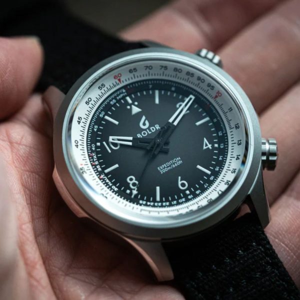 Slide Rule Bezel – &#8220;Máy tính&#8221; cơ học trên cổ tay phi công