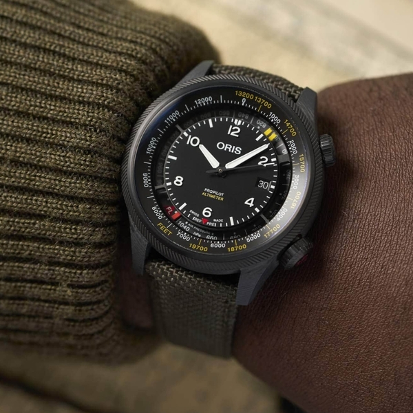 Altimeter – Trợ thủ đo độ cao dành cho người chinh phục bầu trời