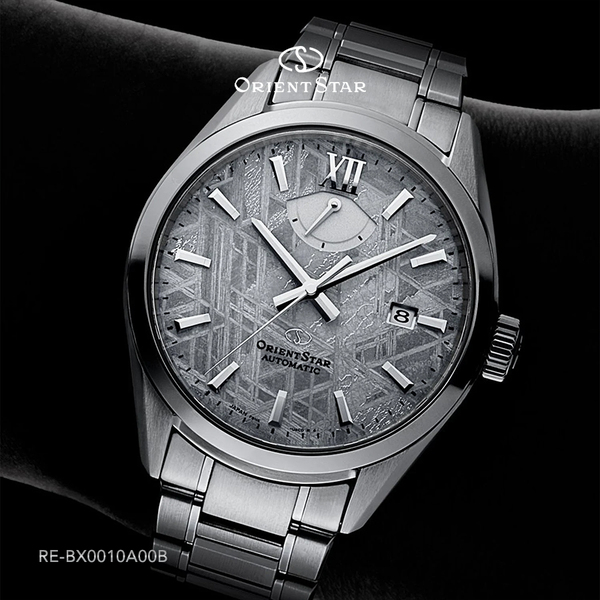 M34 F8 Date 75th Anniversary: Sở hữu một phần vũ trụ trên cổ tay