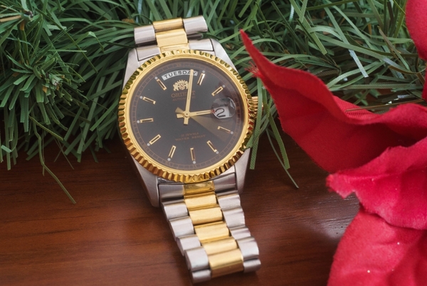 Orient Oyster Day Date – Sức hút không thể chối từ