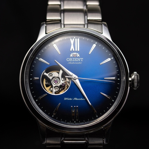 Orient Helios – Sự kỳ ảo của mặt số chuyển sắc