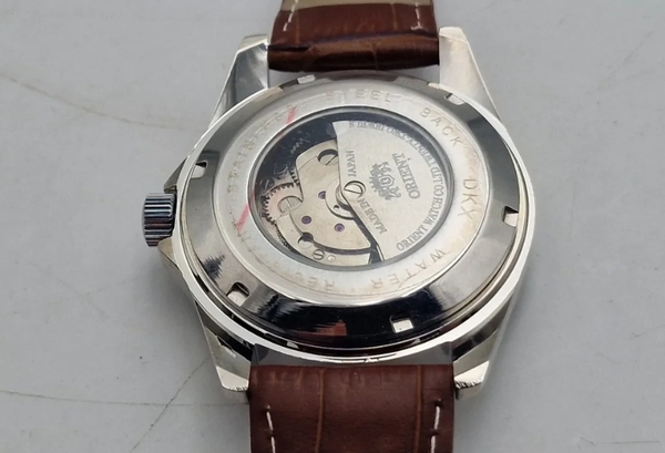 Đồng hồ Orient Trung Quốc hàng fake 100% và những hậu quả