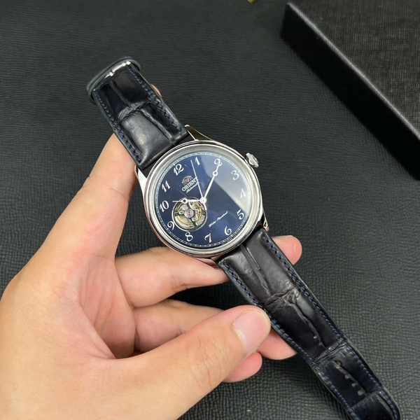 Orient Caballero hay Orient Esteem – Lịch lãm hay sự tối giản tinh tế