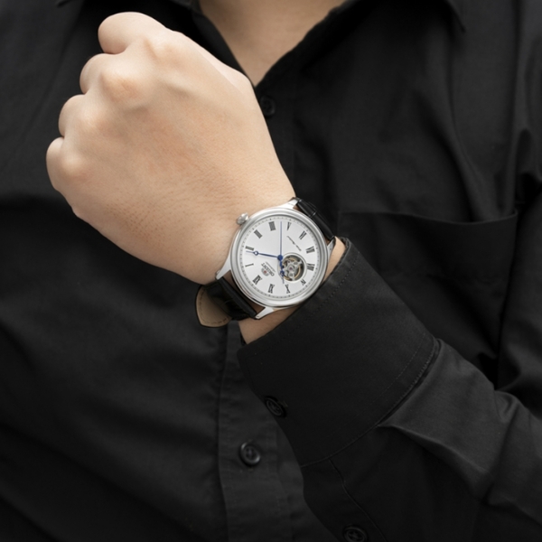 Orient Caballero hay Orient Esteem – Lịch lãm hay sự tối giản tinh tế